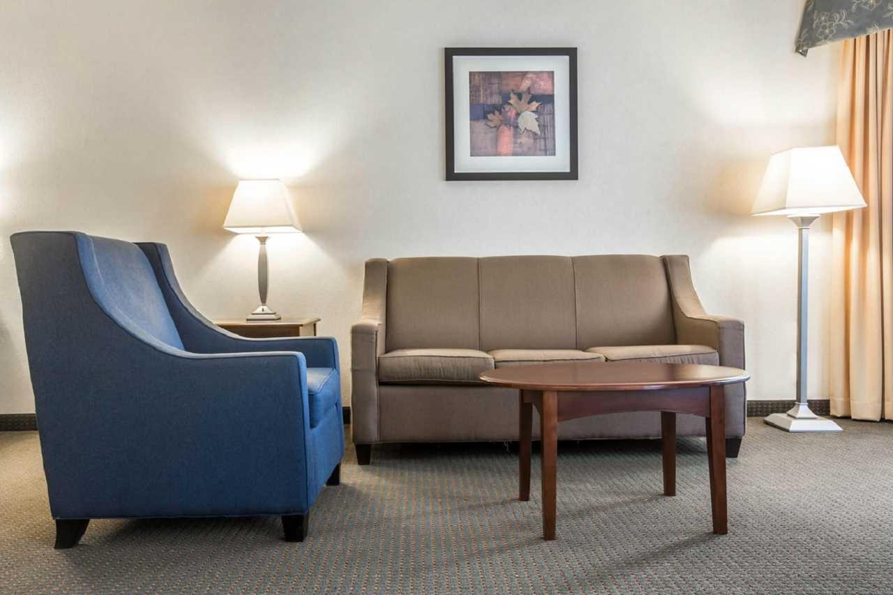 Comfort Suites South Burlington Near University Exteriér fotografie